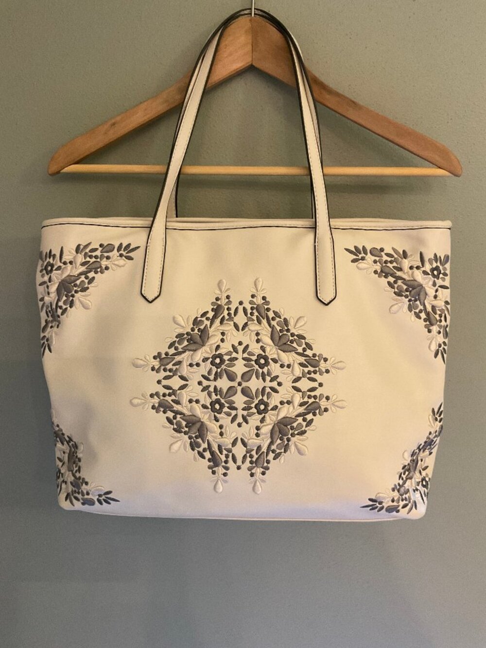 Tote Bag with Floral Design